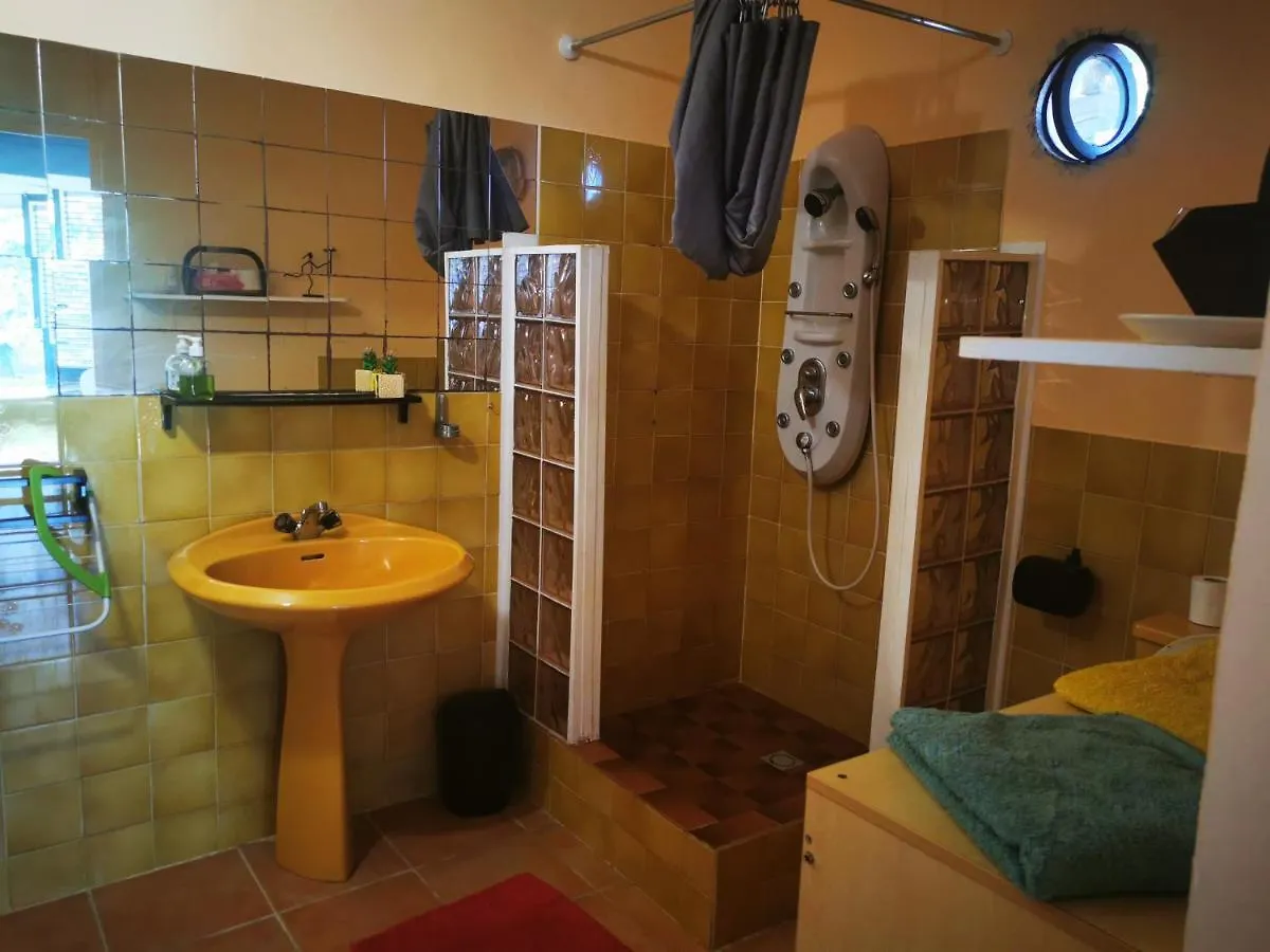 Aux Bonnes Vacances Apartment Lamentin